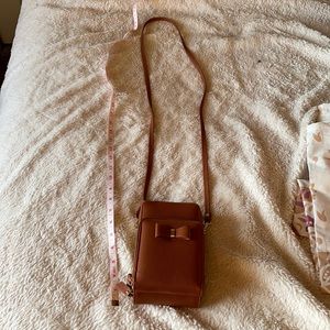 Small cross body purse w/ bow